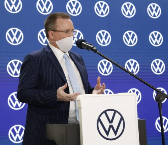 Volkswagen Group Argentina comienza a producir y exportar la nueva transmisión MQ281 en Córdoba