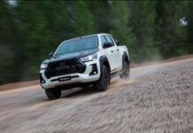 Toyota Gazoo Racing presentó la nueva versión de la Hilux GR-S